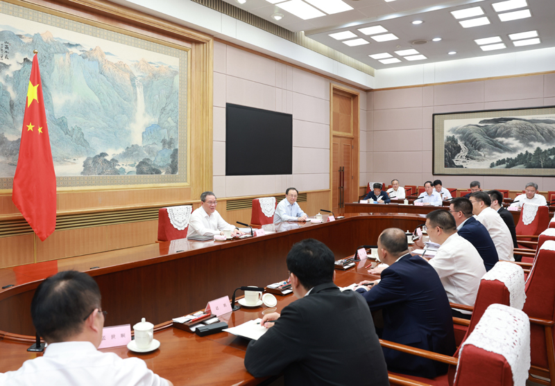 李強(qiáng)主持召開(kāi)經(jīng)濟(jì)形勢(shì)專家和企業(yè)家座談會(huì)「相關(guān)圖片」