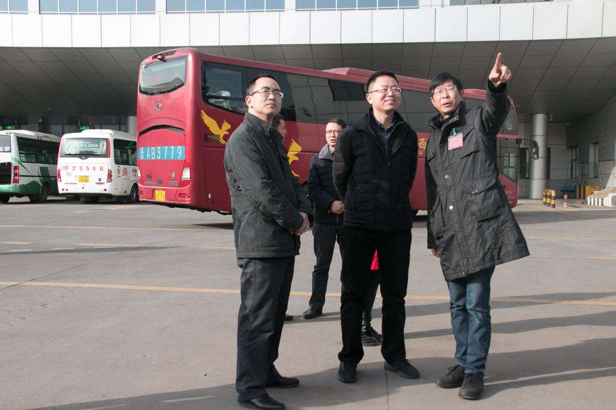 市國資委副主任余波調(diào)研檢查交發(fā)集團(tuán)春節(jié)和“兩會”期間安全生產(chǎn)工作.jpg